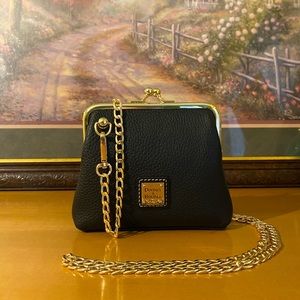 Dooney & Bourke Large Kiss-Lock Coin Purss on Chain ! New With Tags !